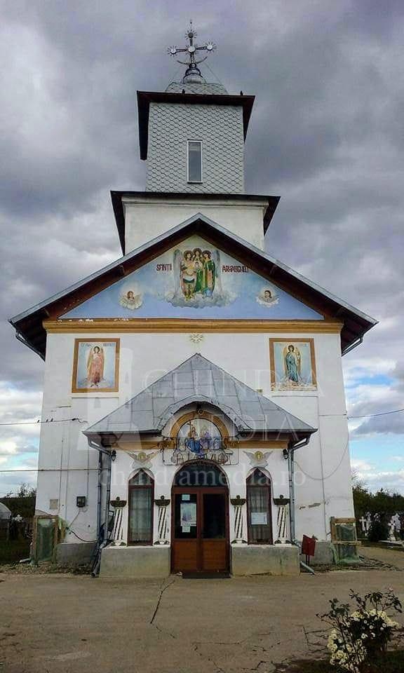You are currently viewing Biserica Sfinții Arhangheli Mihail și Gavril din Comișani