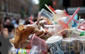 Read more about the article MEDIU: Produsele din plastic vor fi interzise începând cu 3 iulie