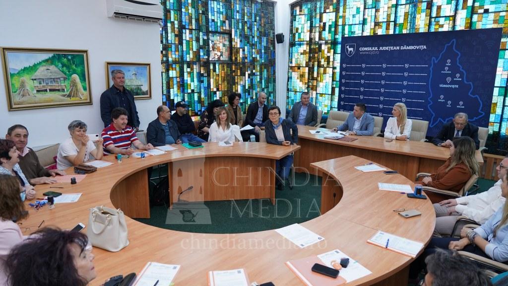 You are currently viewing CJ DAMBOVITA: 19 proiecte au fost admise pentru finanțarea nerambursabilă  în sesiunea I a anului în curs