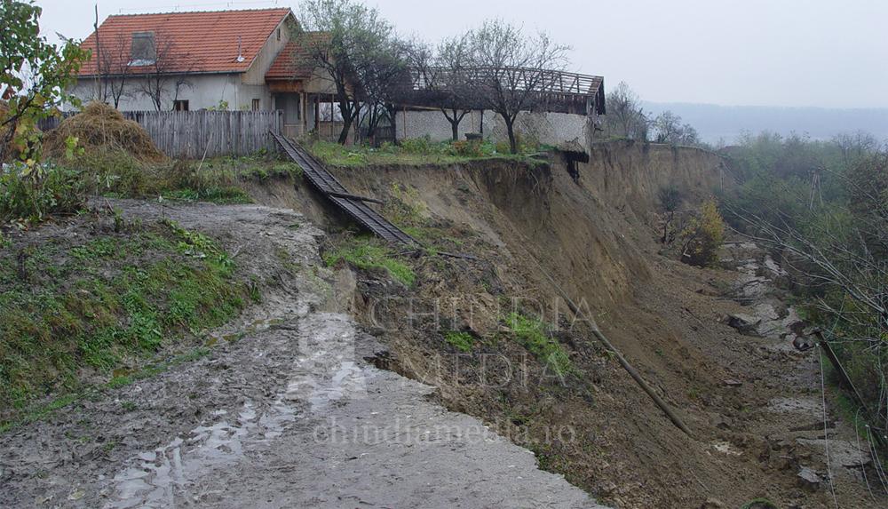 You are currently viewing CAMERA DE COMERT DAMBOVITA: A fost mărit cuantumul ajutoarelor de urgență pentru combaterea efectelor fenomenelor meteorologice deosebite