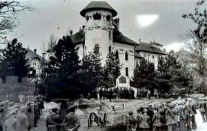 Read more about the article EDITORIAL: Ansamblul istorico-arhitectural și Monumentul Eroilor de la Mănăstirea Dealu (1925)