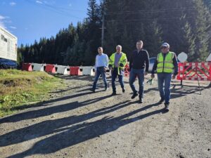 Read more about the article CORNELIU ȘTEFAN: Lucrările de modernizare a drumului județean DJ 71 sunt pe ultima sută de metri!