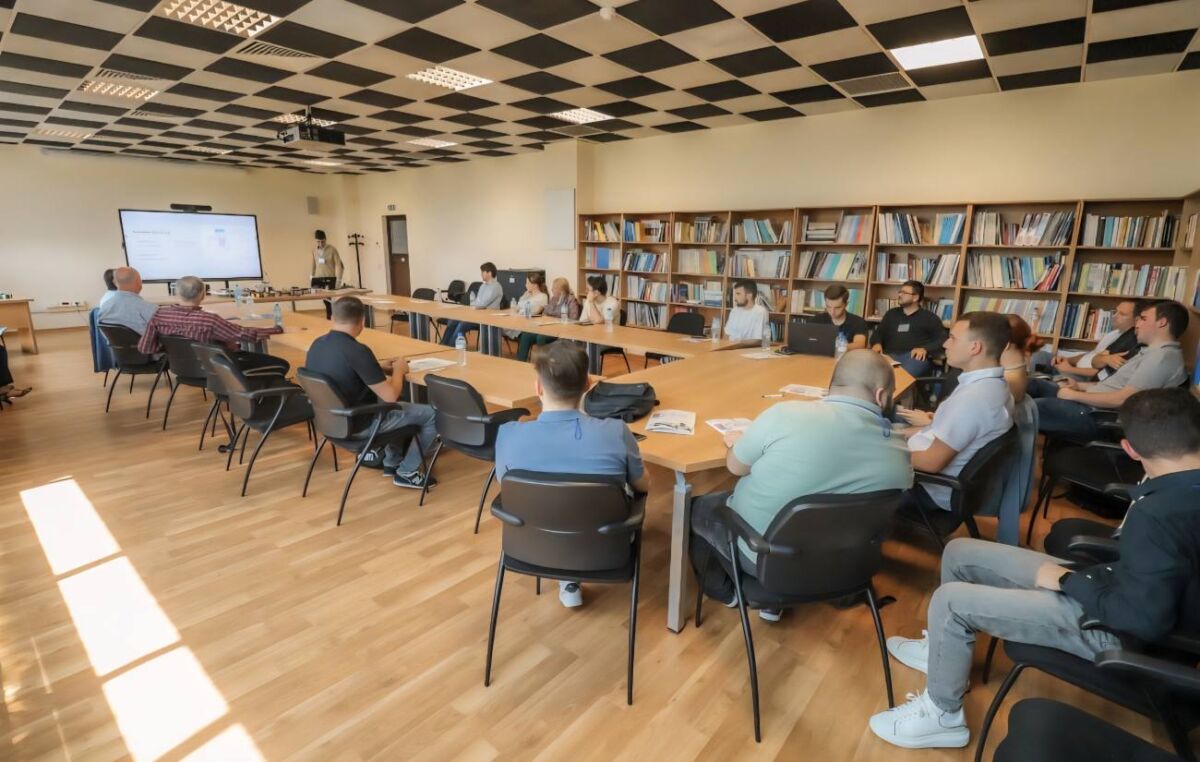 You are currently viewing Facultatea de Inginerie Electrică, Electronică și Tehnologia Informației din cadrul Universității „Valahia” din Târgoviște promovează în rândul studenților excelența în cercetarea științifică