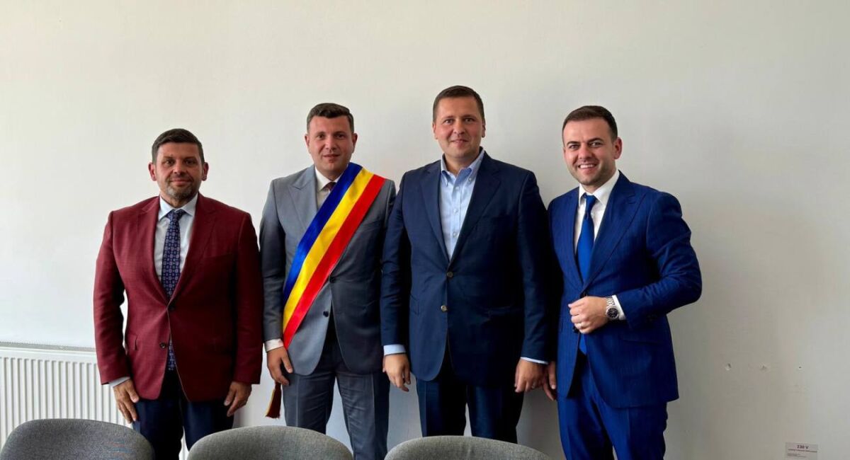You are currently viewing Liviu Vasilescu a depus jurământul și a preluat mandatul de primar