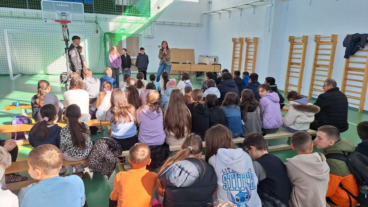 You are currently viewing Primaria Dragodana și Asociația Teen Challenge Smart :„Spune NU drogurilor!”