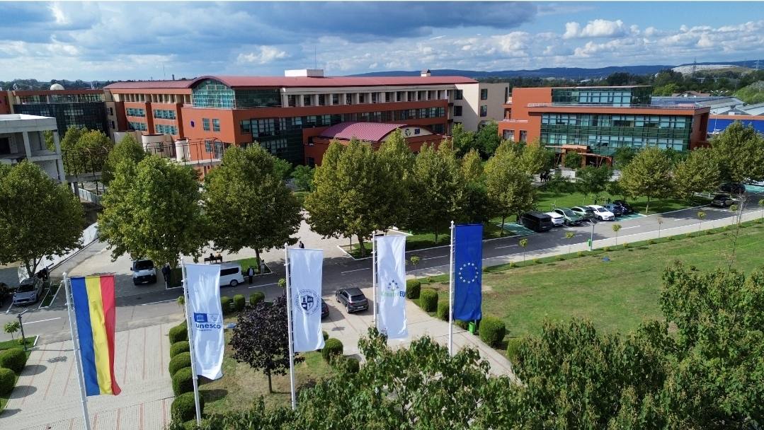 You are currently viewing Arborarea steagului UNESCO la Universitatea „Valahia” din Târgoviște