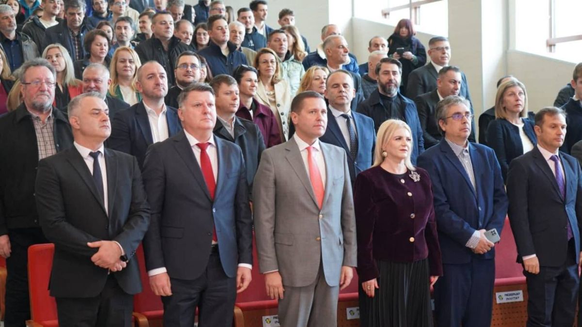 You are currently viewing CORNELIU ȘTEFAN: Gala Cercetării Științifice ne arată cât de mult contează curajul și creativitatea în dezvoltarea comunității noastre