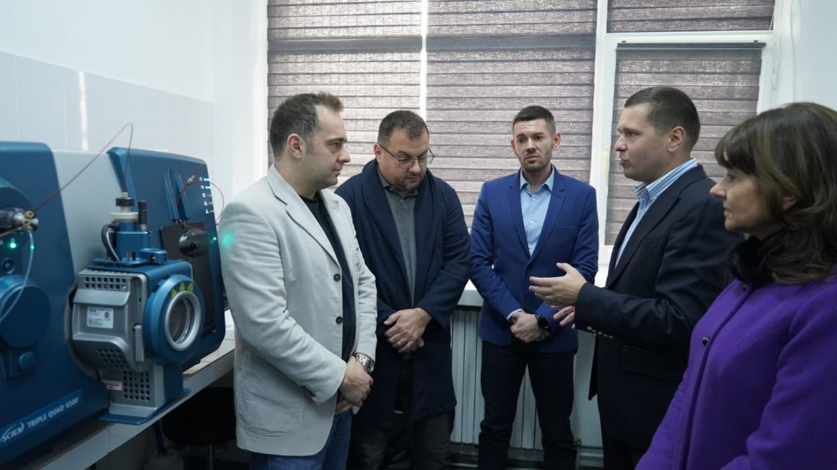 You are currently viewing Laboratorul de Toxicologie al Spitalului Județean de Urgență Târgoviște a primit aparat modern
