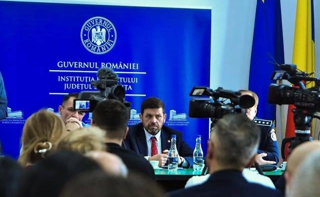 You are currently viewing PREFECTURA DAMBOVITA: S- a dispus ca toate instituțiile publice deconcentrate din județ să se doteze cu cititoare pentru Cartea Electronică de Identitate