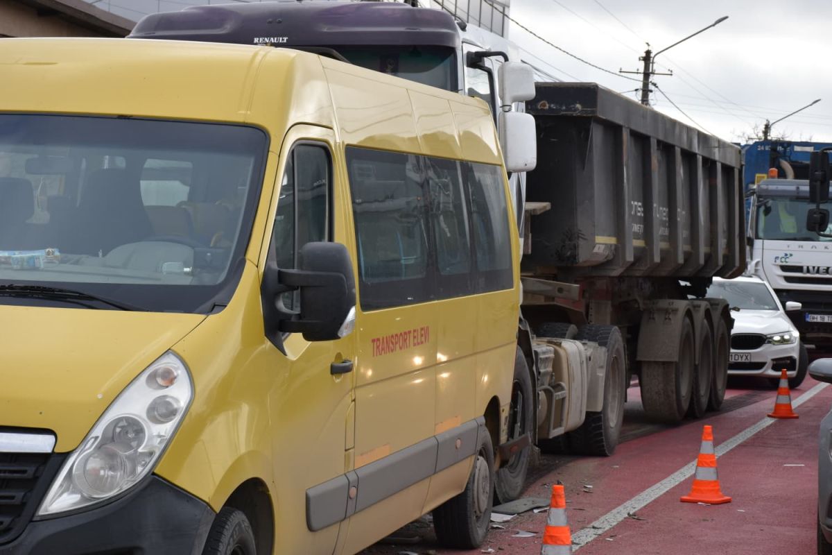 You are currently viewing ISU DÂMBOVIȚA: ACCIDENT RUTIER CU MULTIPLE VICTIME. S-A ACTIVAT PLANUL ROȘU