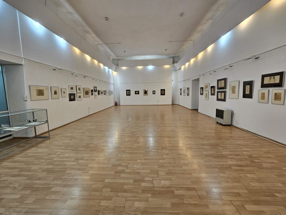 You are currently viewing CJ DÂMBOVIȚA: „Gabriel Popescu, între studii, comenzi și pasiunea pentru artă”