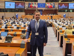Read more about the article CORNELIU ȘTEFAN: „Programele europene viitoare vor susține continuarea investițiilor și modernizarea județului nostru.”