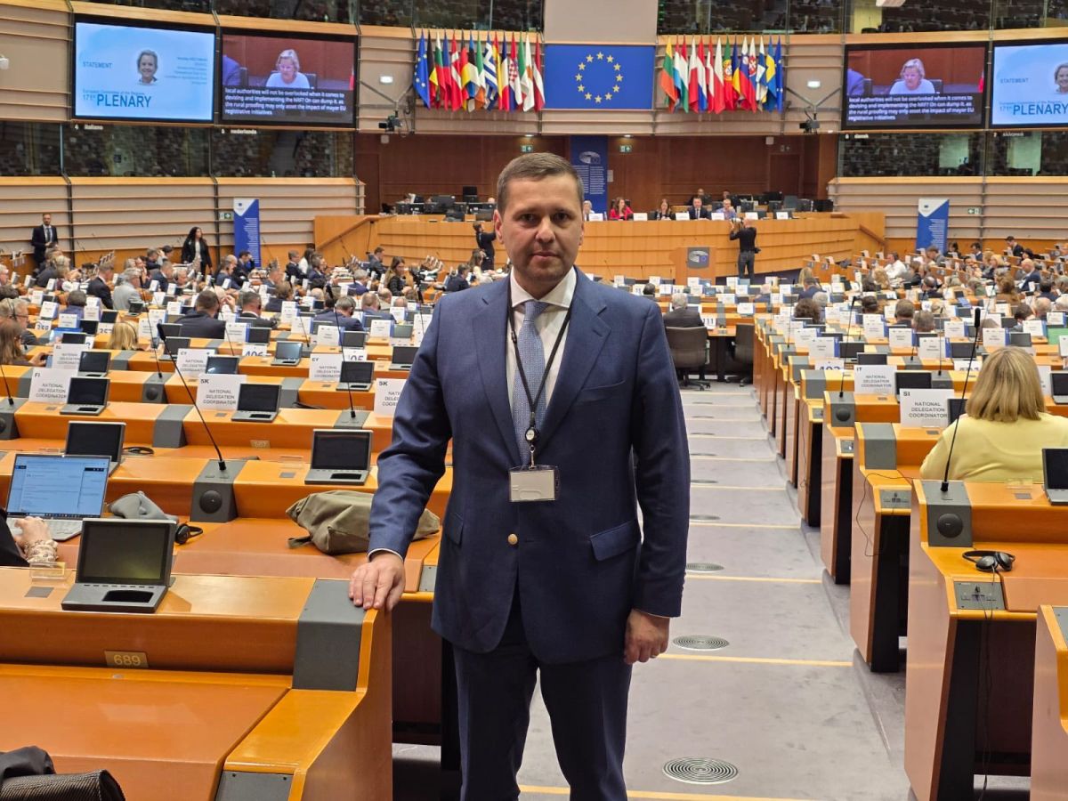You are currently viewing CORNELIU ȘTEFAN: „Programele europene viitoare vor susține continuarea investițiilor și modernizarea județului nostru.”