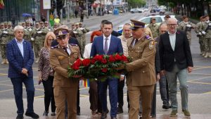 Read more about the article Mesajul președintelui Consiliului Județean Dâmbovița, Corneliu Ștefan, cu ocazia sărbătoririi Zilei Eroilor