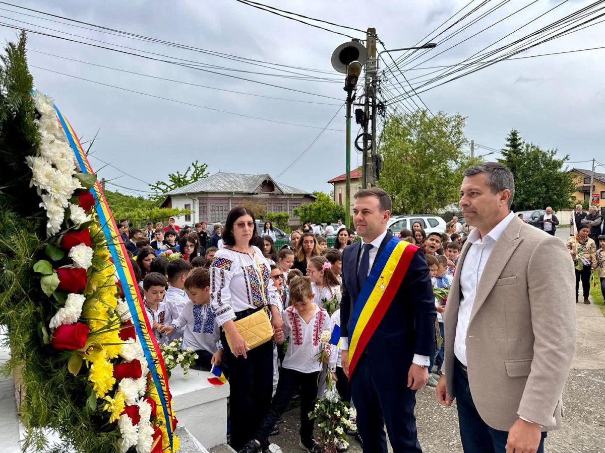 You are currently viewing Mesajul primarului comunei Răzvad,  Emanuel Spătaru,  cu ocazia sărbătoririi Zilei Eroilor