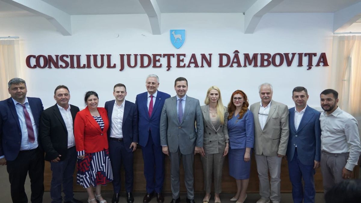 You are currently viewing CORNELIU ȘTEFAN:”Încă 7 contracte de finanțare semnate pentru dezvoltarea învățământului dâmbovițean!”