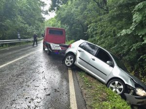 Read more about the article Victima unui accident rutier, ajutată de jandarmii dâmbovițeni