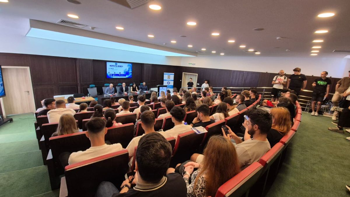 You are currently viewing Inspectoratul Teritorial de Muncă Dâmbovița a organizat, în parteneriat cu Universitatea „Valahia” Târgoviște, o întâlnire dedicată legislației muncii, securității și sănătății în muncă
